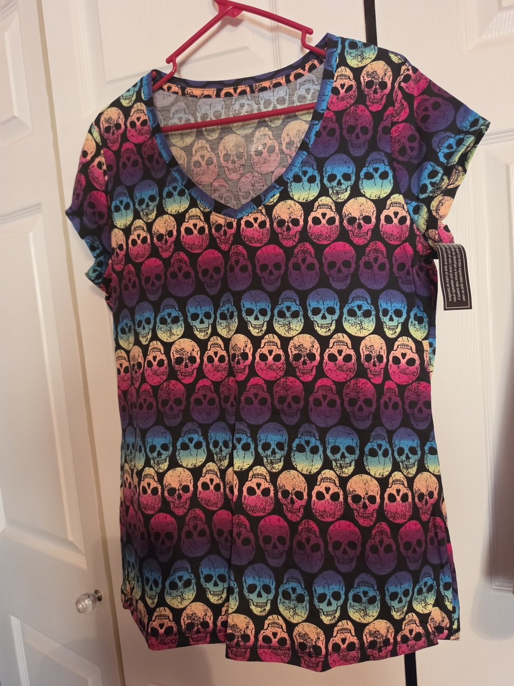 No Boundaries Rainbow Skull V-Neck Tee, Y2K - Black with Blue, Pink, Yellow